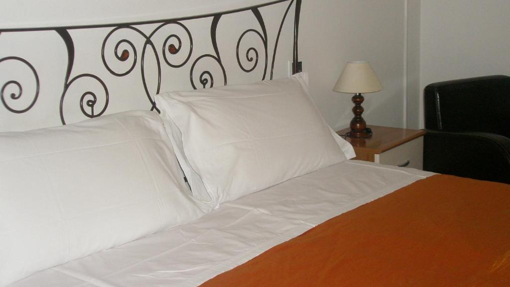 Hotel Athena Spoleto Oda fotoğraf